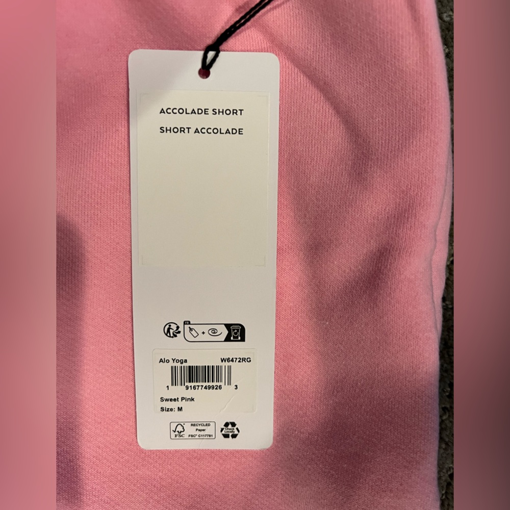 Alo accolade short in sweet pink - Picture 2 of 4